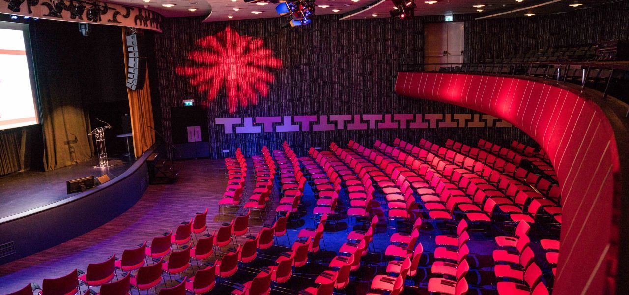 SS Rotterdam auditorium
