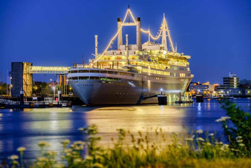SS Rotterdam at night